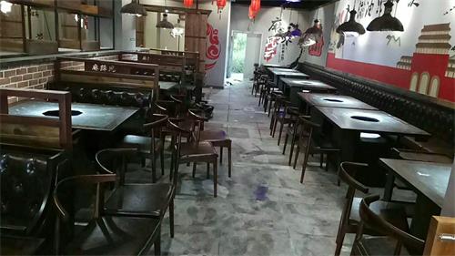 麻辣風云重慶老火鍋中山店餐桌椅1